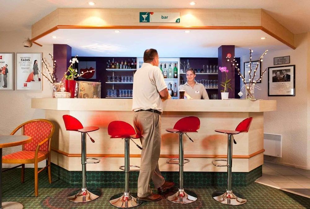 Hotel Ibis Provins Restaurant photo